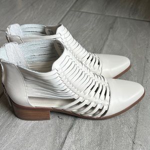 Women Treasure and bond ‘Hattie’ ankle boot size 6.5 white